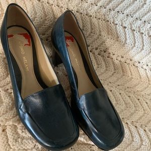 EUC Antonio Melani Navy Blue Leather Heeled Loafer Size 7.5